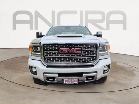 Used 2018 GMC Sierra 2500 Denali w/ Duramax Plus Package AWD/4WD image 4