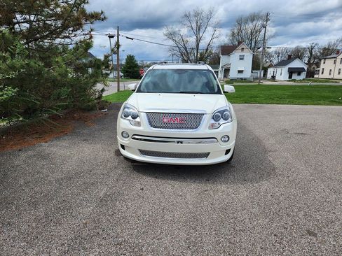 Used 2012 GMC Acadia Denali image 2