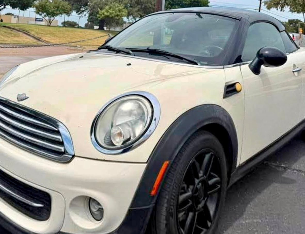 Used 2012 MINI Cooper Coupe FWD image 4