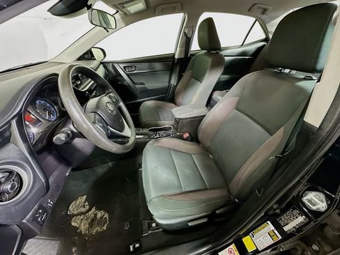 Used 2019 Toyota Corolla LE image 12