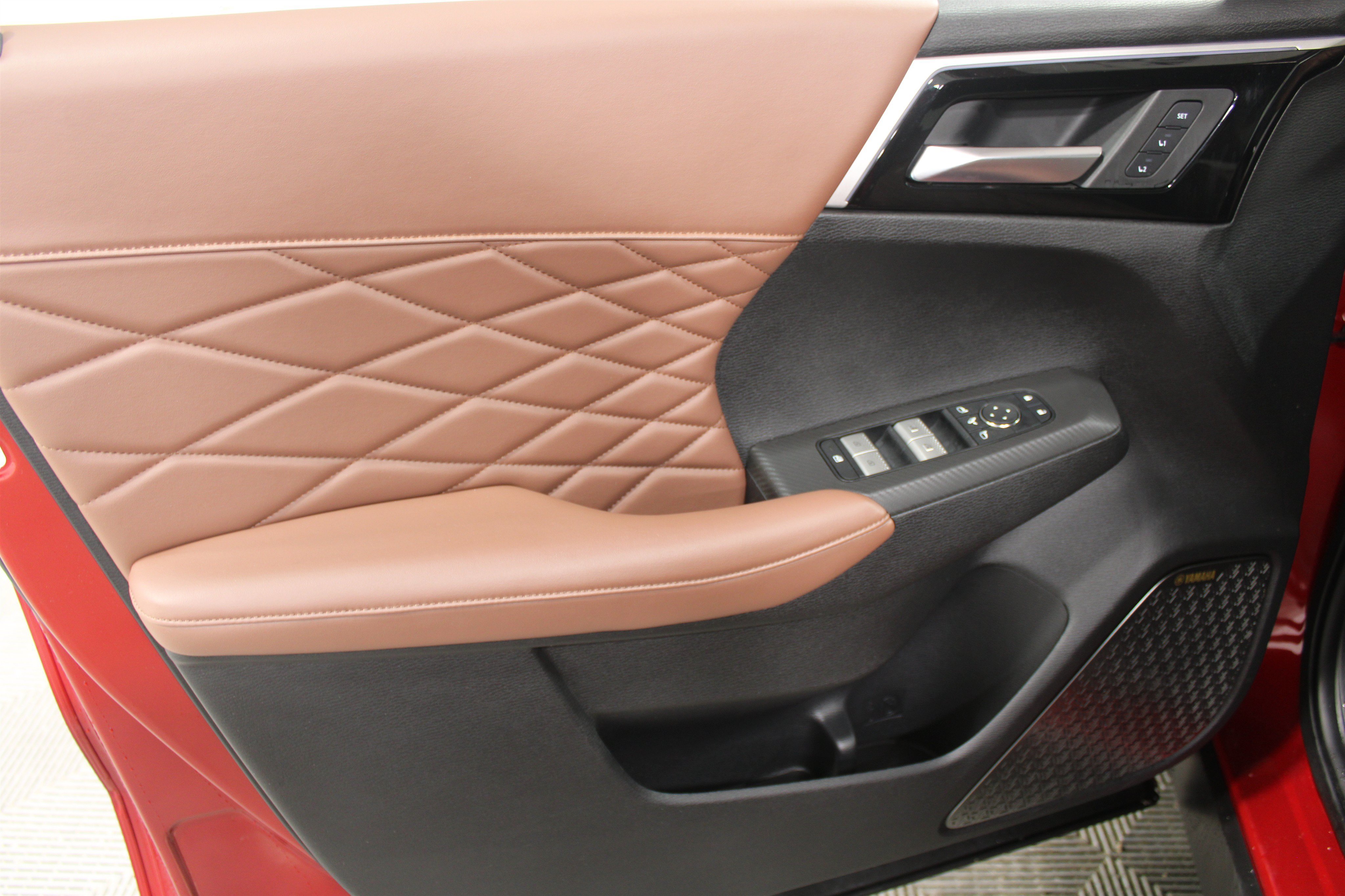 Used 2025 Mitsubishi Outlander AWD image 15