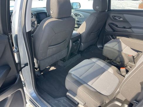 Used 2021 Chevrolet Traverse LT image 20