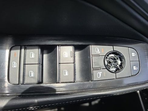 Used 2024 Nissan Rogue SV image 30