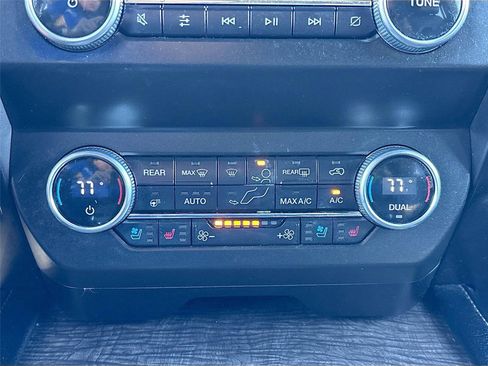Used 2020 Ford Expedition Limited image 17