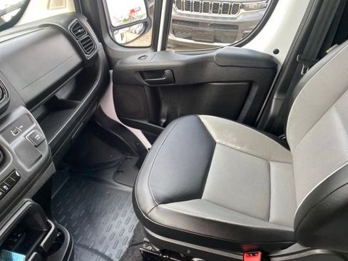 Used 2023 RAM ProMaster 2500 FWD image 15