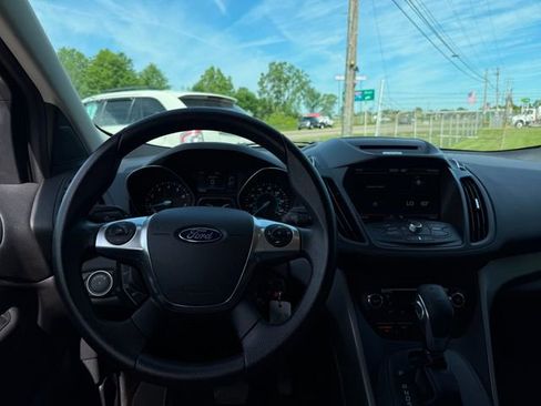 Used 2015 Ford Escape SE w/ Equipment Group 201A FWD image 9