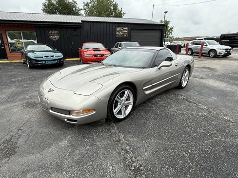 Used 1998 Chevrolet Corvette Coupe w/ Roof Pkg RWD image 1