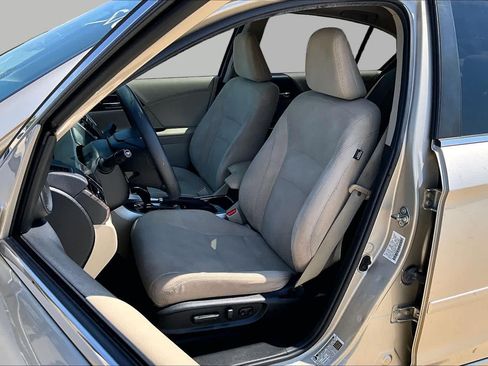 Used 2016 Honda Accord EX image 8