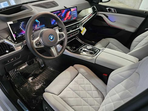 New 2026 BMW X5 xDrive50e w/ M Sport Package AWD/4WD image 2