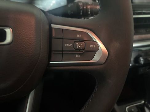 Used 2022 Jeep Compass Latitude AWD/4WD image 32