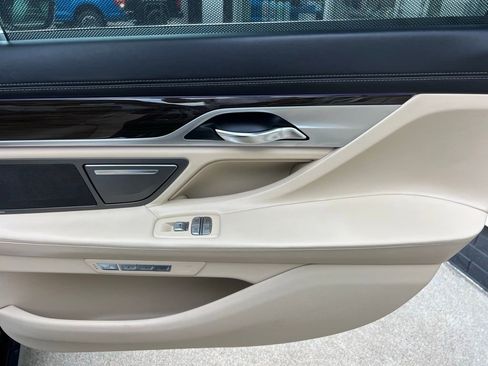 Used 2016 BMW 740i image 37