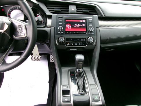 Used 2017 Honda Civic Sport image 16