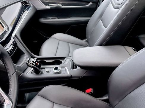 Used 2024 Cadillac XT6 Sport image 21