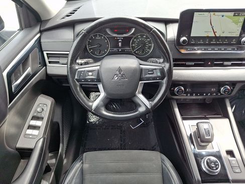 Used 2022 Mitsubishi Outlander SE AWD/4WD image 11