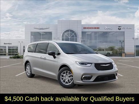 New 2026 Chrysler Pacifica Select image 6