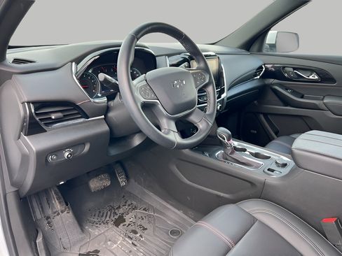 Used 2023 Chevrolet Traverse RS image 26