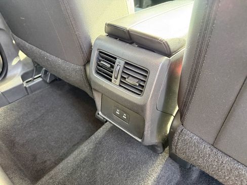 Used 2024 Nissan Rogue SV image 16