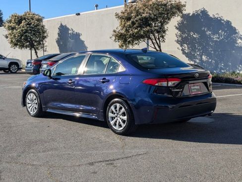 Used 2021 Toyota Corolla LE w/ Carpet Mat Package (TMS) image 5