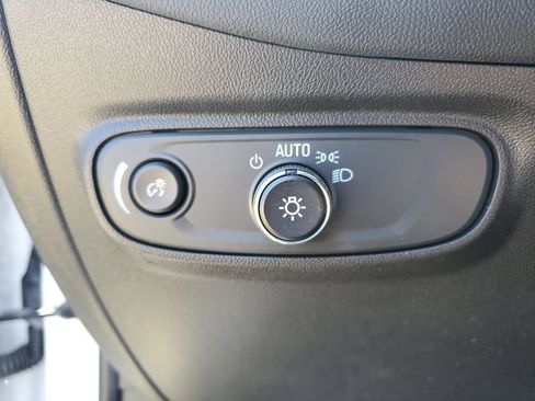 Used 2023 Chevrolet Equinox LS FWD image 22