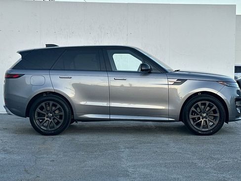Used 2023 Land Rover Range Rover Sport SE Dynamic image 2