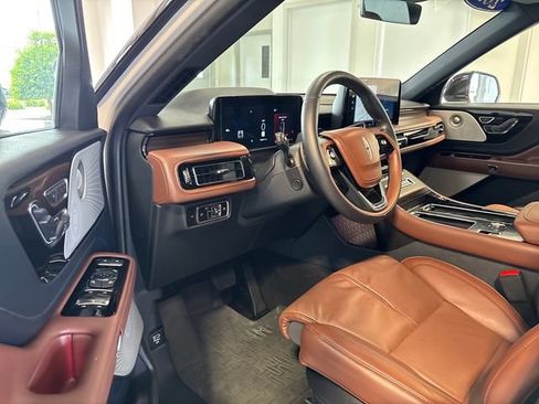 Used 2025 Lincoln Aviator Reserve w/ Equipment Group 201A AWD/4WD image 6