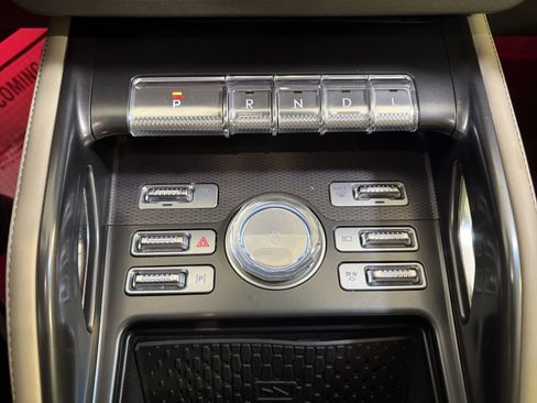 Used 2024 Lincoln Nautilus Premier AWD/4WD image 21
