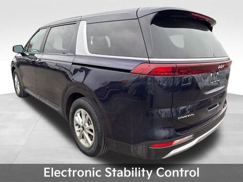 Used 2024 Kia Carnival LX image 8
