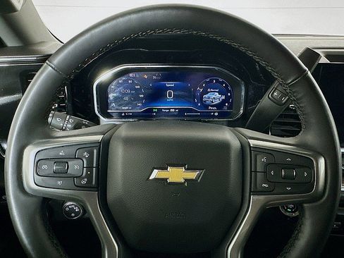 Used 2025 Chevrolet Silverado 1500 LT image 12