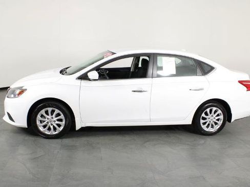 Certified 2019 Nissan Sentra SV FWD image 14