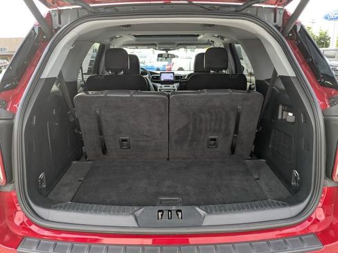 Used 2023 Ford Explorer XLT w/ Equipment Group 202A AWD/4WD image 17