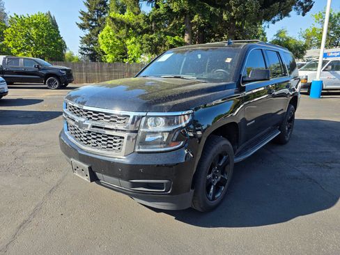 Used 2018 Chevrolet Tahoe LT w/ LT Midnight Edition AWD/4WD image 2