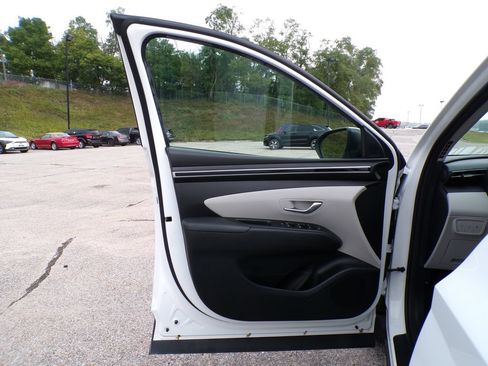 Used 2023 Hyundai Tucson SEL FWD image 21