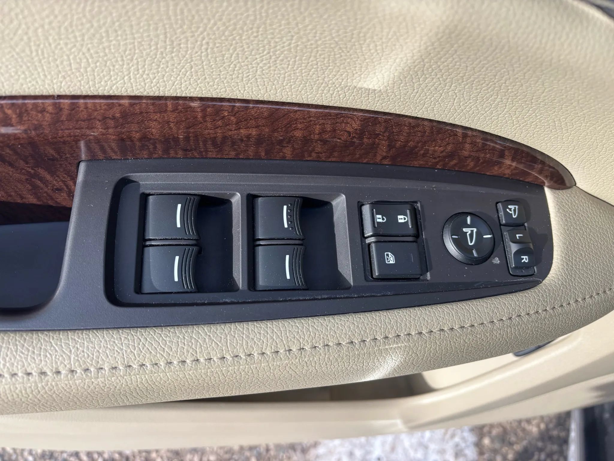 Used 2017 Acura MDX w/ Technology Package AWD/4WD image 11