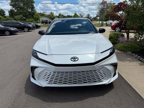 Used 2026 Toyota Camry XSE w/ Premium Plus Package FWD image 2
