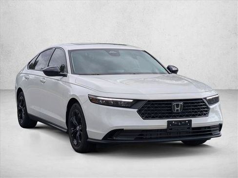 Used 2025 Honda Accord SE image 3