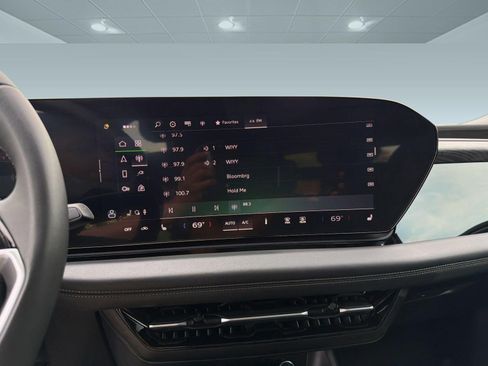 Used 2025 Audi A6 e-tron Premium Plus w/ Premium Plus RWD image 19