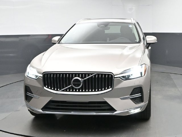 Used 2023 Volvo XC60 B5 Plus w/ Protection Package Premier FWD image 3