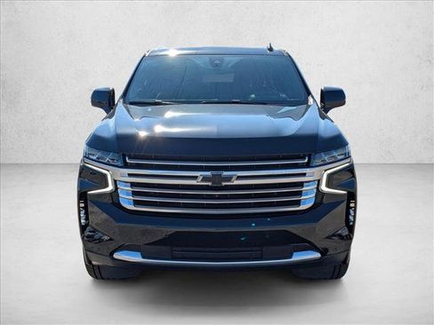 Used 2022 Chevrolet Suburban High Country image 2