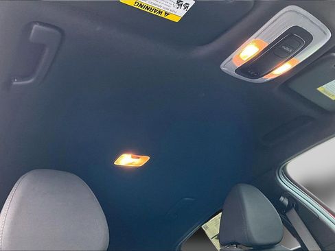 Used 2025 Hyundai Elantra Sport image 22