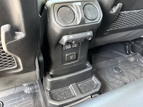 Used 2024 Jeep Wrangler Unlimited Sahara AWD/4WD image 24