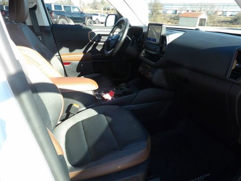 Used 2023 Ford Bronco Sport Outer Banks image 9