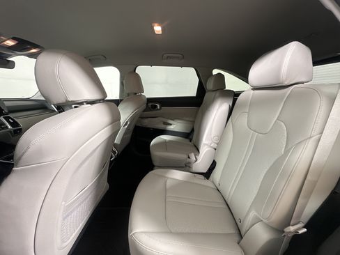 Used 2024 Kia Sorento SX Prestige AWD/4WD image 23