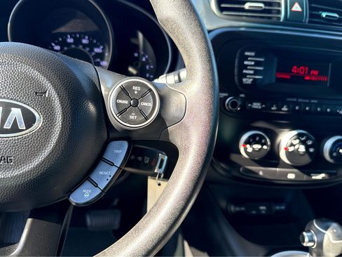 Used 2016 Kia Soul image 16