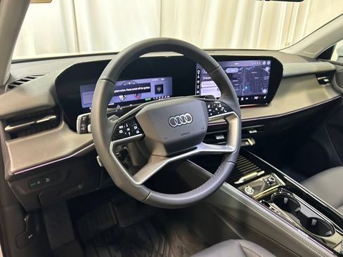 Certified 2026 Audi Q3 quattro 2.0T AWD/4WD image 2