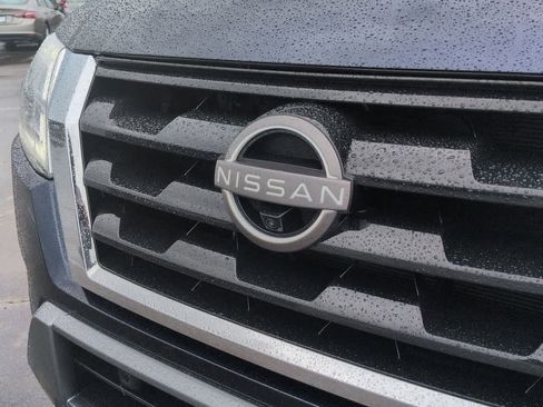 Used 2022 Nissan Armada SL w/ Captain's Chairs Package image 11