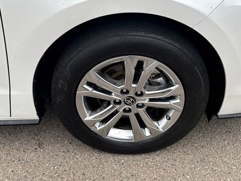 Used 2023 Toyota Sienna Platinum AWD/4WD image 72