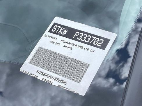 Certified 2026 Toyota Highlander Limited AWD/4WD image 37