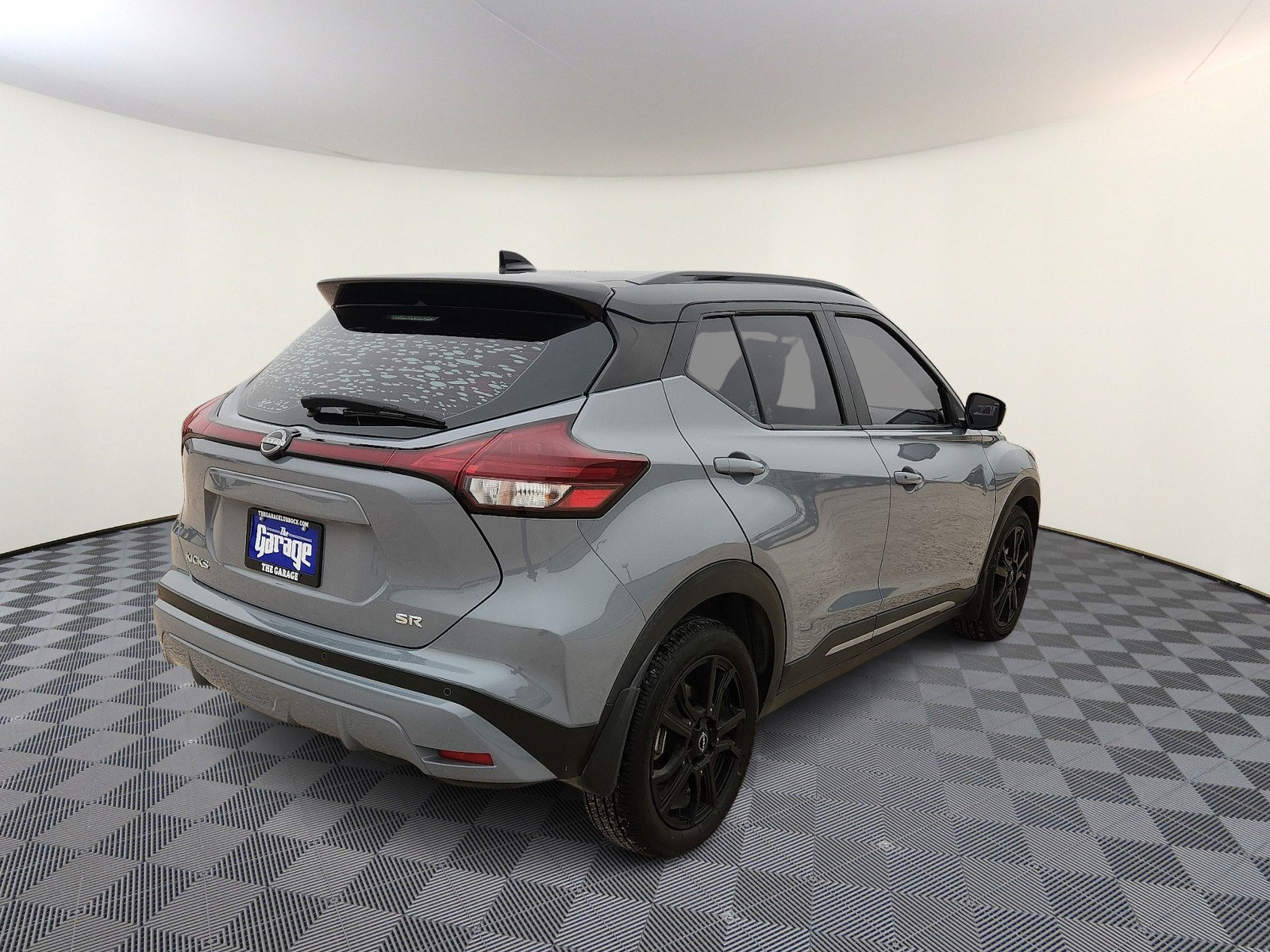 Used 2023 Nissan Kicks SR FWD image 4