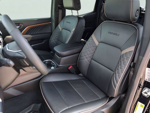 Used 2023 GMC Canyon Denali AWD/4WD image 10