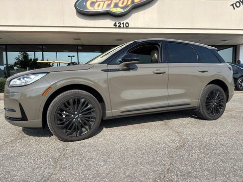 Certified 2025 Lincoln Corsair Reserve w/ Jet Appearance Package AWD/4WD image 5